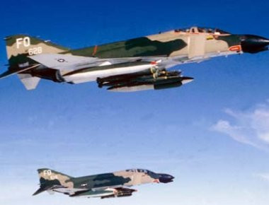 F-4 Phantom Vs MiG-21: Κόλαση πάνω από το Hanoi (βίντεο)